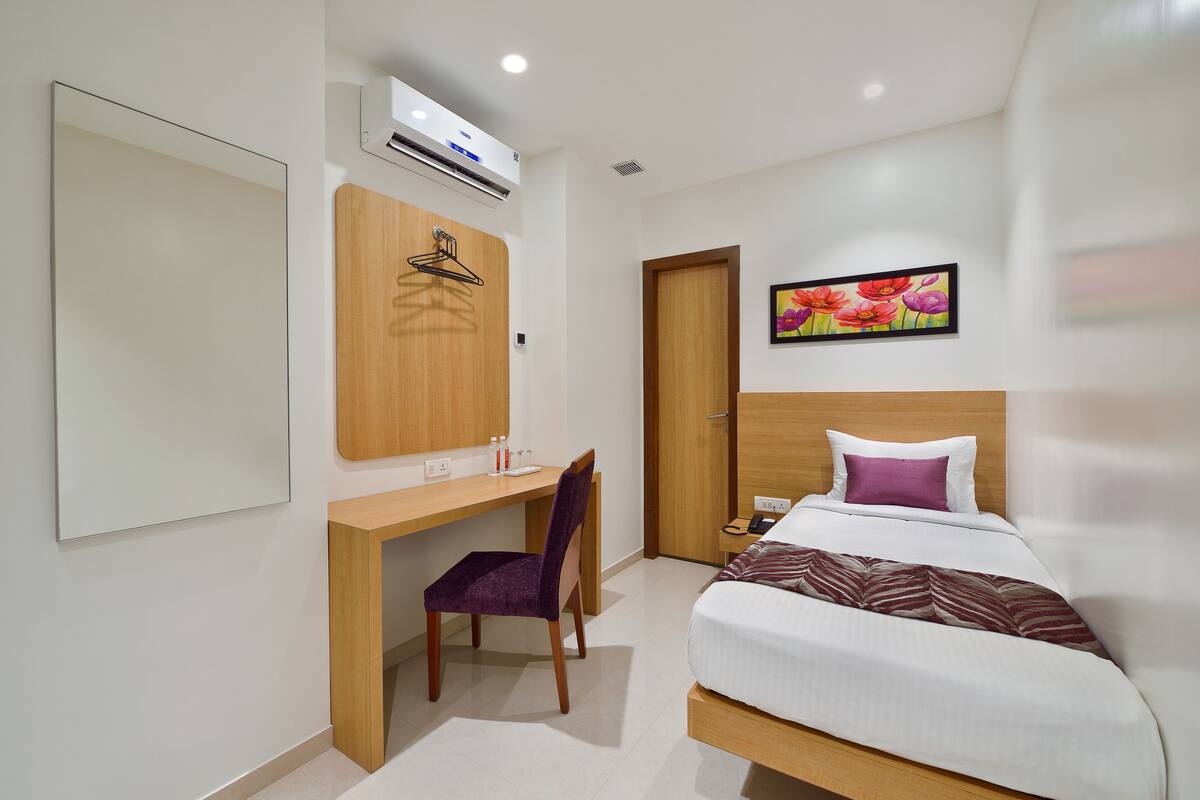 Kamar Single Superior | Seprai premium, meja kerja, setrika/meja setrika, dan Wi-Fi gratis