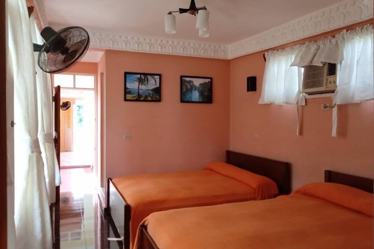 1 habitación, sábanas de algodón egipcio y ropa de cama de alta calidad