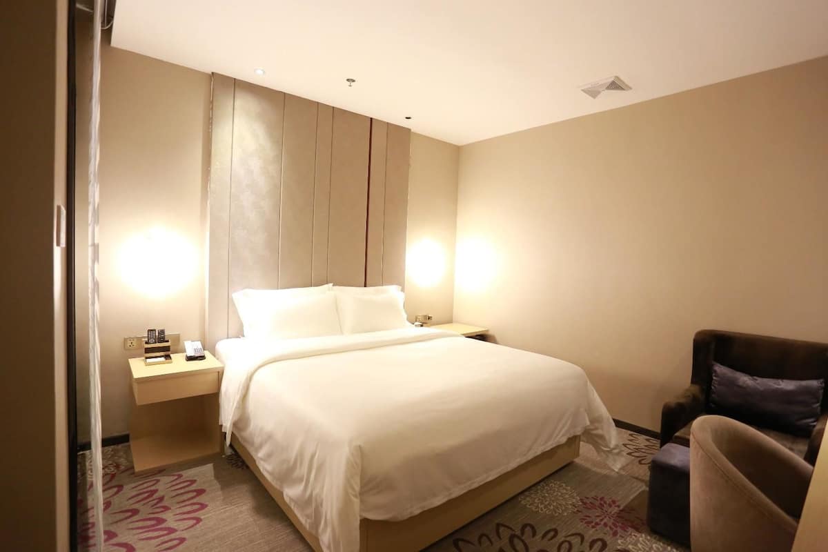 Superior Double Room | Minibar, desk, blackout curtains, free WiFi