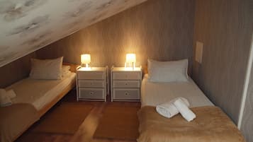 Cortinas blackout, tabla de planchar con plancha y wifi gratis