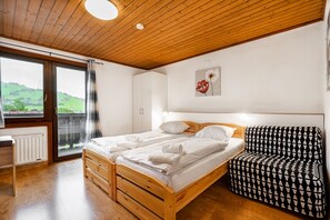 Soundproofing, free WiFi - Pension Abendruh (Kaprun)
