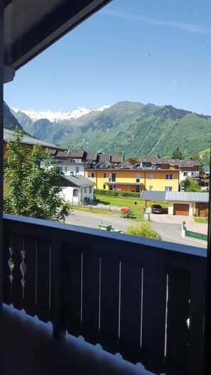 Deluxe Double Room, Balcony (3 Personen incl. Summer Card) | Balcony - Pension Abendruh (Kaprun)