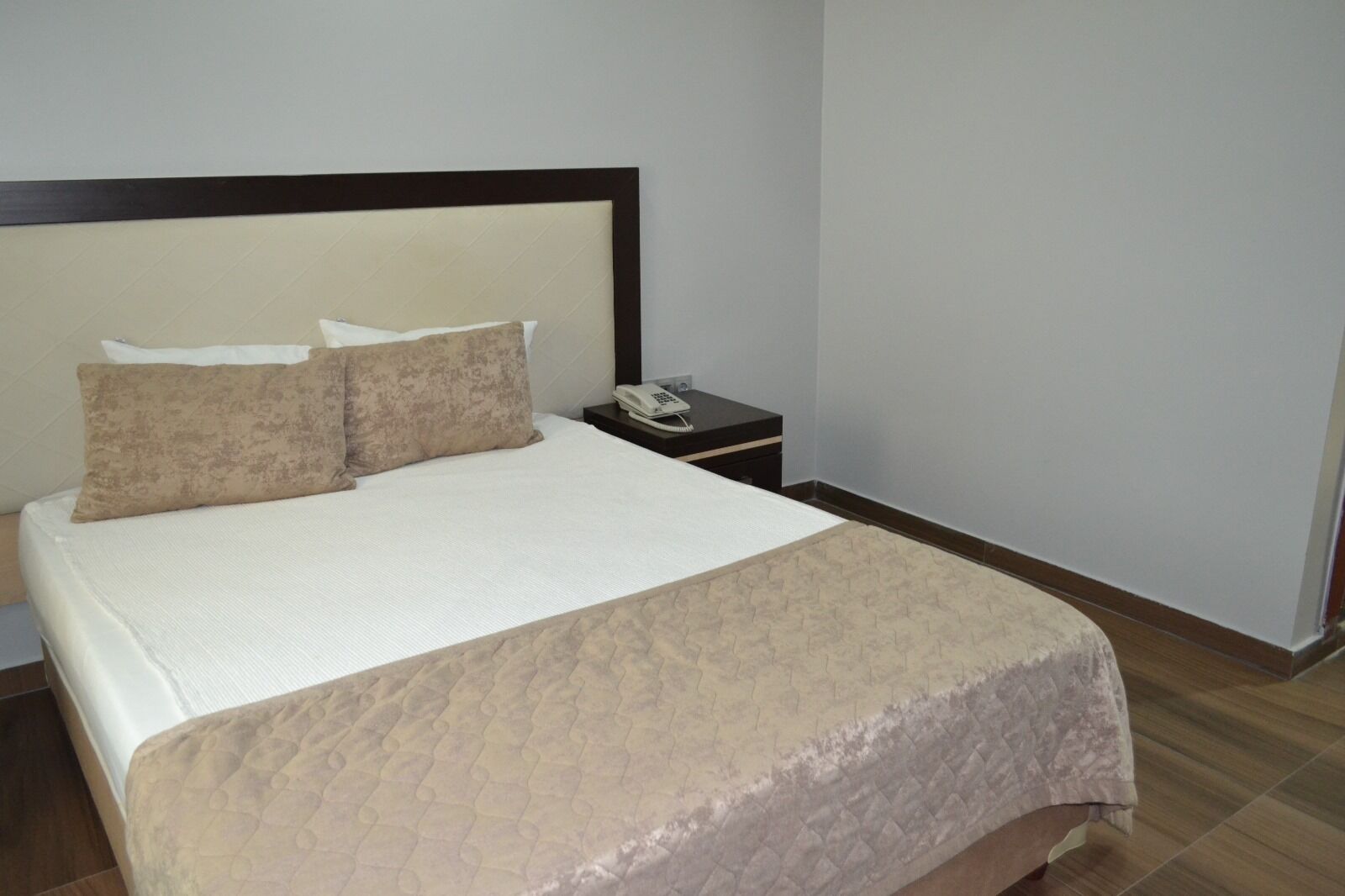 standard single room, 1 double bed | premium bedding, minibar, desk, soundproofing