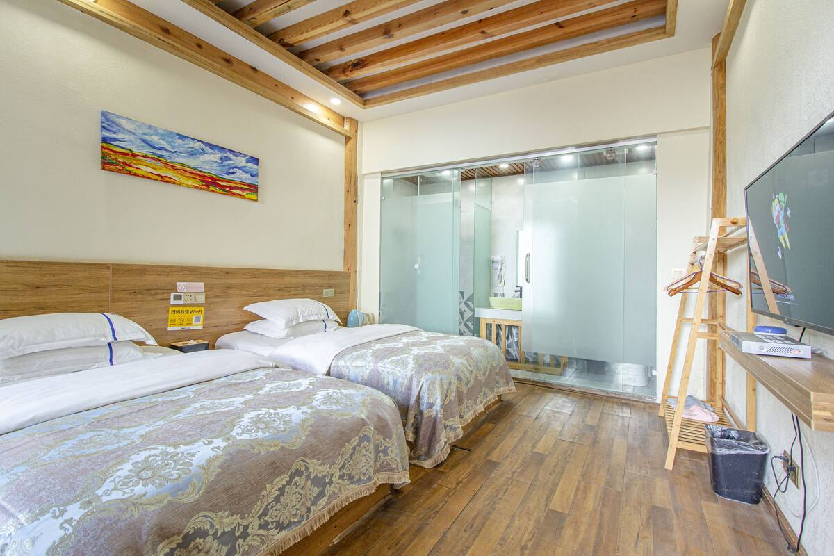 Traditional Garden Double bed Room