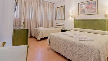 1 bedroom, premium bedding, desk, free WiFi