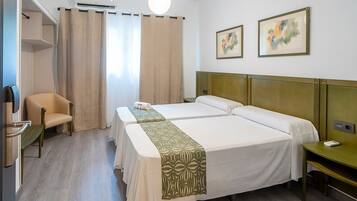 1 habitación, ropa de cama de alta calidad, escritorio y wifi gratis