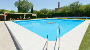 Seasonal outdoor pool