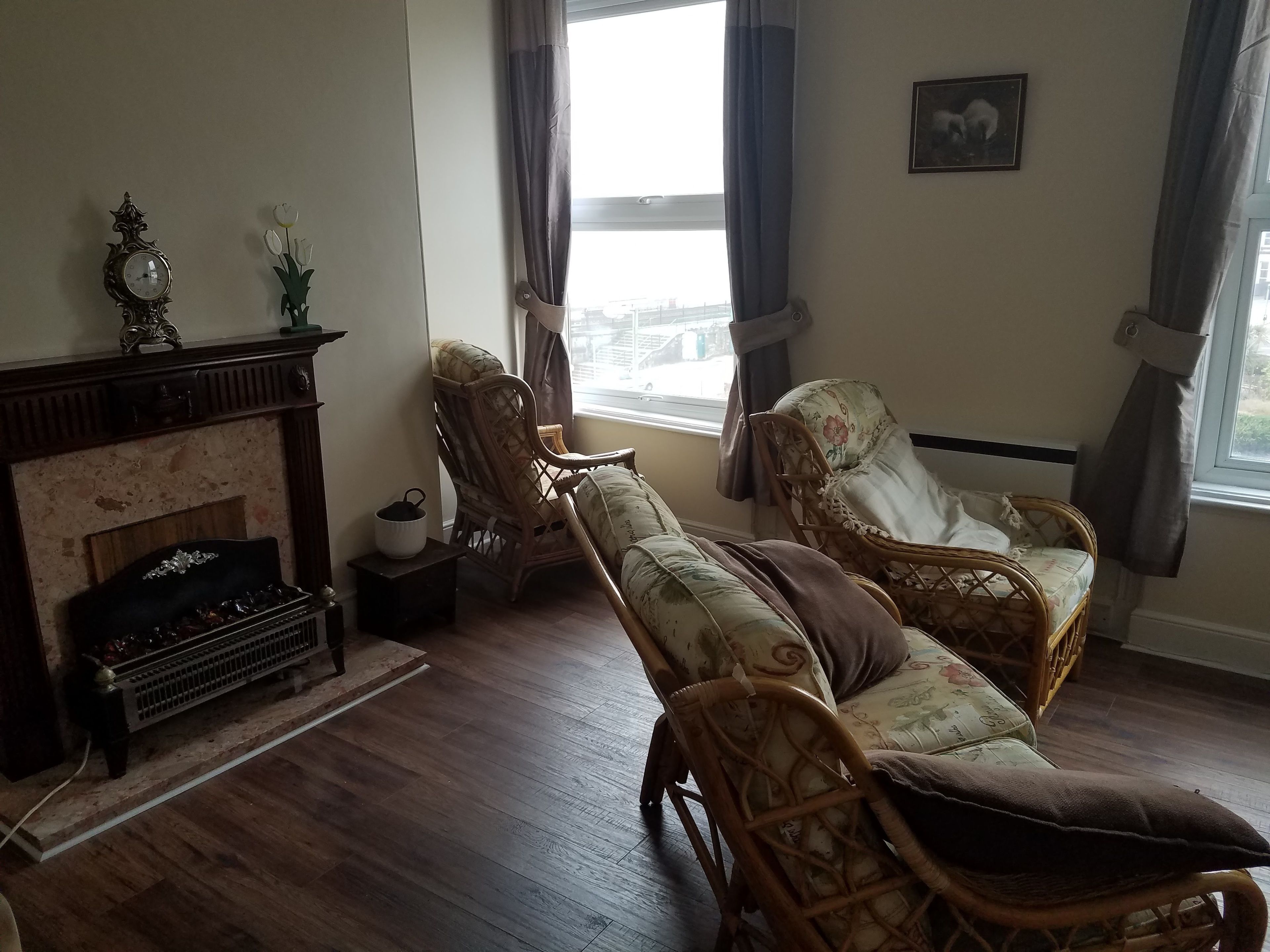 อพาร์ทเมนท์, 2 ห้องนอน, วิวทะเล (2nd floor) | บริเวณนั่งเล่น | ทีวีจอแบน, เครื่องเล่นดีวีดี