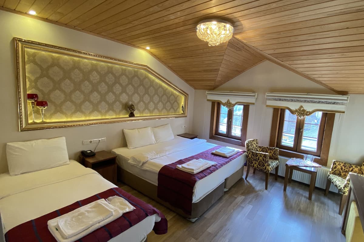 1 bedroom, premium bedding, in-room safe, desk