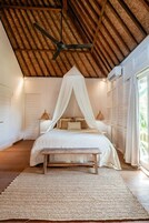 套房, 1 间卧室 | 高档床上用品、客房内保险箱、免费 WiFi、床单