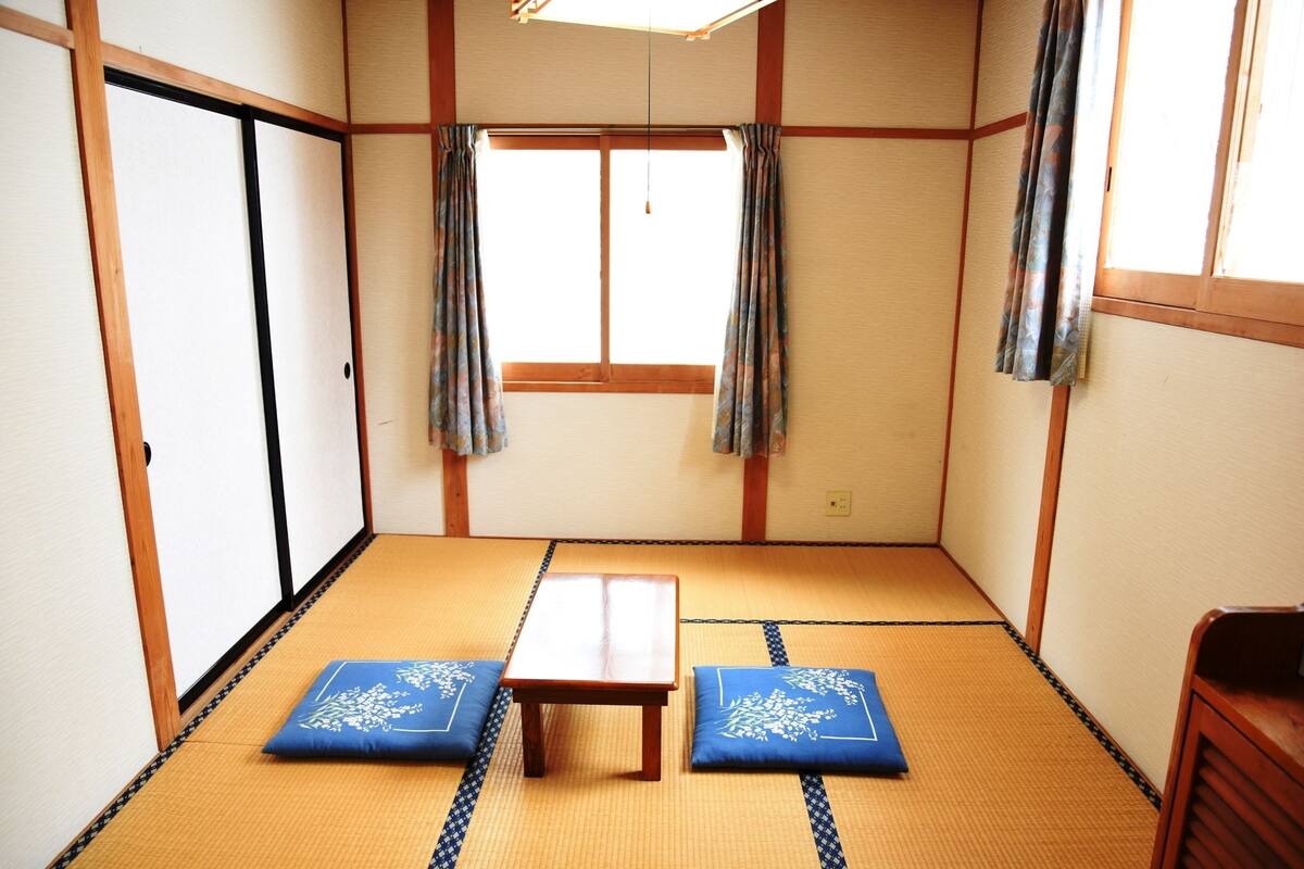 Chambre traditionnelle, salle de bains commune (Japanese Style) | Accès au Wi-Fi (inclus), literie fournie