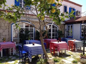 Terrace/patio - Nish Alacati Hotel (Cesme)