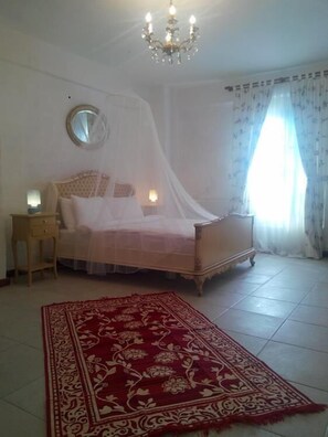 Standard Room (Bay Window) | Minibar, in-room safe, iron/ironing board, free cribs/infant beds - Nish Alacati Hotel (Cesme)