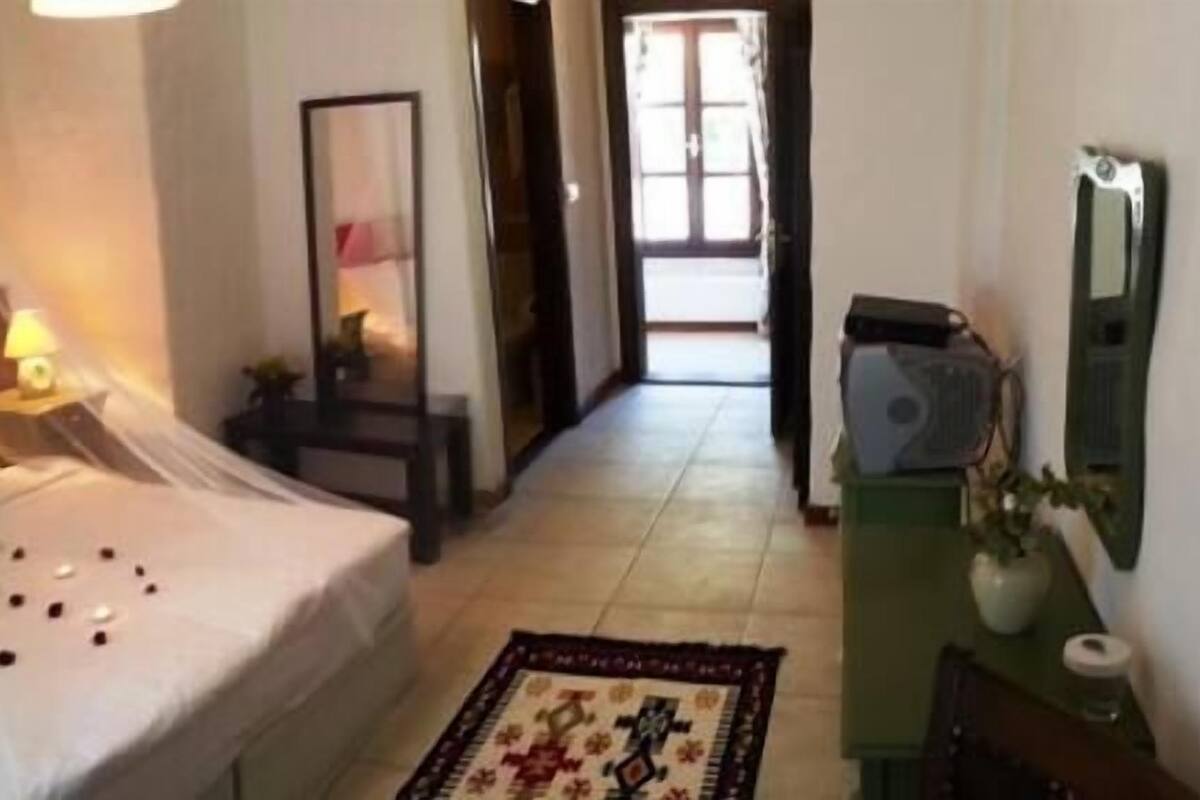 Quarto standard (Bay Window) | Frigobar, cofres nos quartos, ferros/tábuas de passar roupa