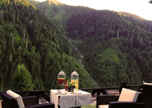 Terrace/patio - Ayder Villa de Pelit Hotel (Camlihemsin)