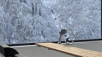 King Süit - Şömineli - Şelale Manzaralı, Jakuzi | Premium bedding, minibar, soundproofing, iron/ironing board