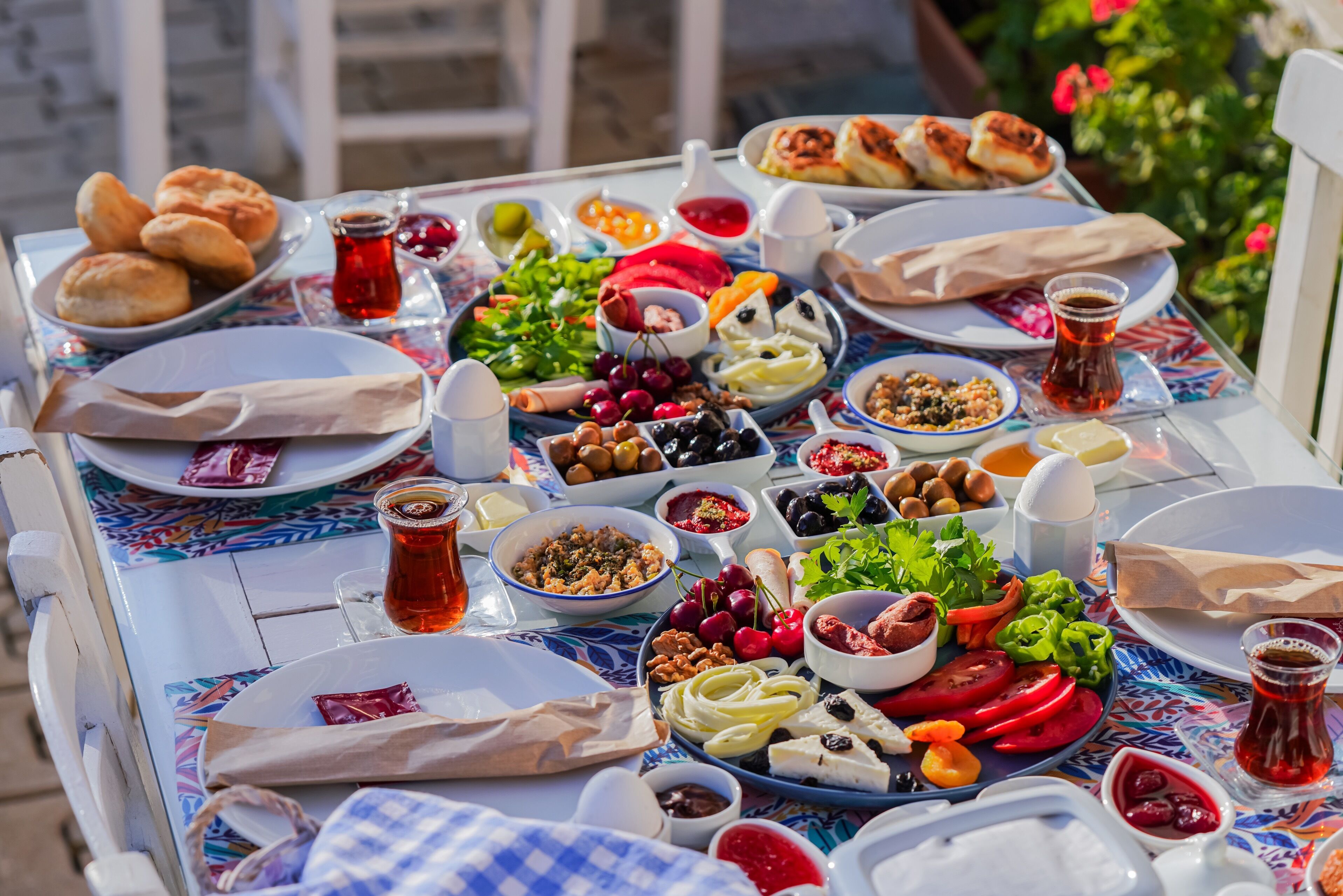 free daily full breakfast