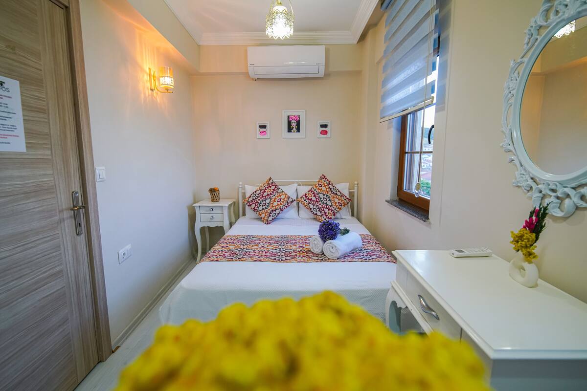 Kamar Double Ekonomi, pemandangan laut | Setrika/meja setrika, Wi-Fi gratis, dan seprai linen