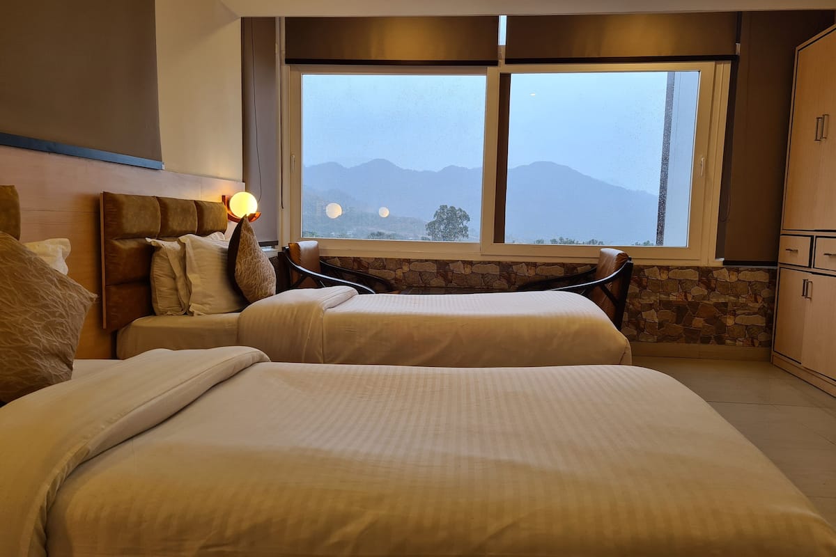 1 bedroom, in-room safe, desk, laptop workspace