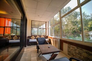 Televisión 32 pulgadas con canales de televisión vía satélite