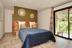 Ropa de cama de alta calidad, escritorio, wifi gratis y ropa de cama 