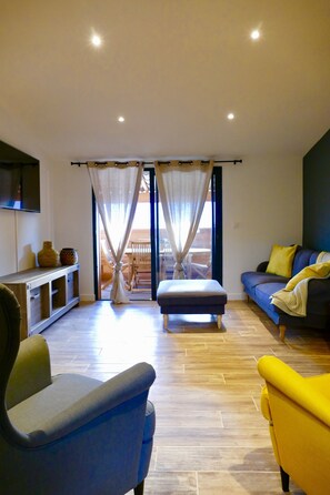 Televisión de pantalla plana 75 cm con canales de televisión digitales