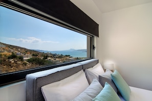 Appartement, 2 chambres, vue mer | Coffres-forts dans les chambres, bureau, chambres insonorisées