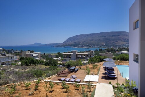 Seametry Luxury Living Apartments Adults Only