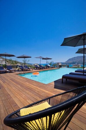 Appartement, vue piscine | Vue de la chambre