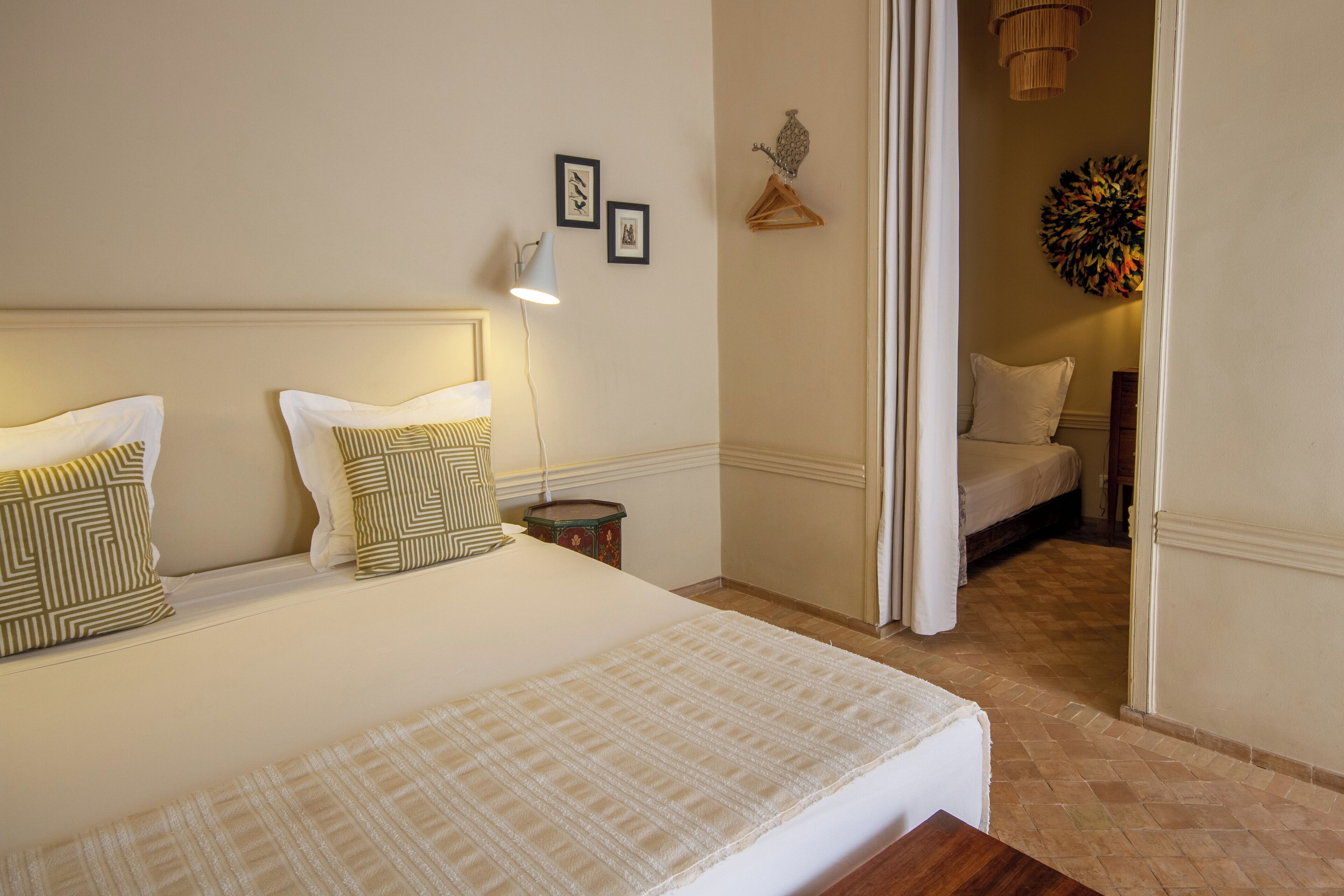 Chambre Triple | Coffres-forts dans les chambres, fer et planche à repasser