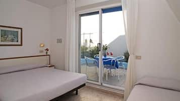 Premium bedding, in-room safe, desk, free WiFi