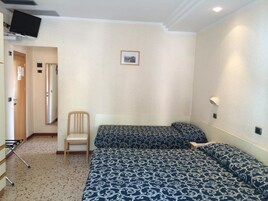 Premium bedding, in-room safe, desk, free WiFi
