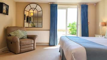 Deluxe Room, 1 King Bed (The Mark Catesby) | In-room safe, desk, soundproofing, iron/ironing board