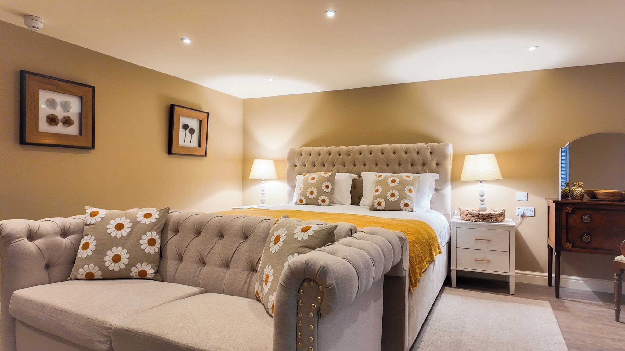 Deluxe Double Room | In-room safe, desk, soundproofing, iron/ironing board