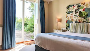 Deluxe Room, 1 King Bed (The Mark Catesby) | Terrace/patio