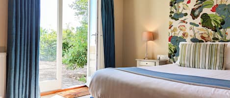 Deluxe Room, 1 King Bed (The Mark Catesby) | Terrace/patio