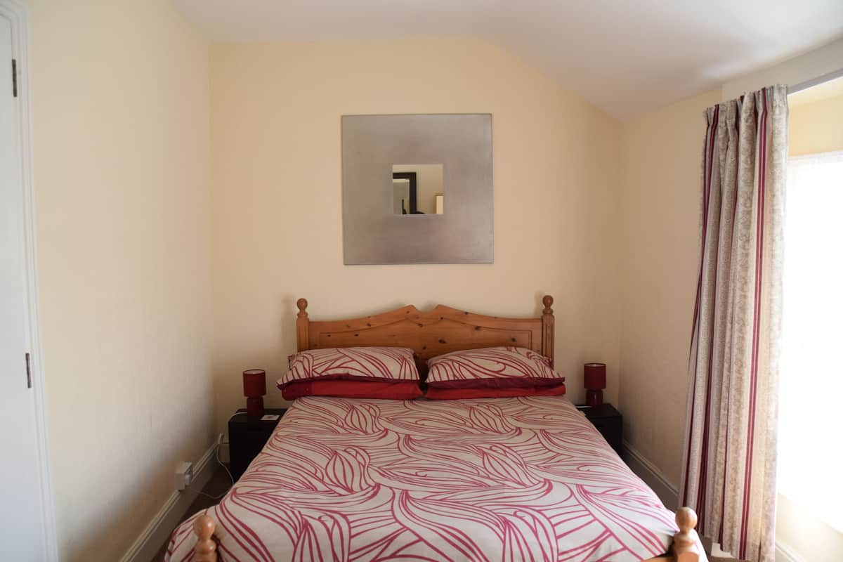 Standard-Apartment, 2 Schlafzimmer (Bosuns Suite) | 2 Schlafzimmer, individuell dekoriert, Bügeleisen/Bügelbrett