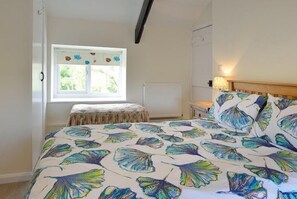 Traditional Cottage, 3 Bedrooms, Mountain View | 3 bedrooms, iron/ironing board, free cribs/infant beds, free WiFi