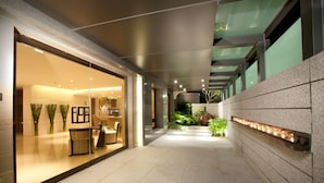 Unclassified image, 5 of 77, button - The Corner House (Taipei)