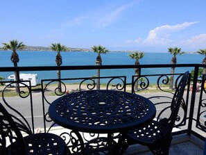 Minibar, coffres-forts dans les chambres, bureau, chambres insonorisées