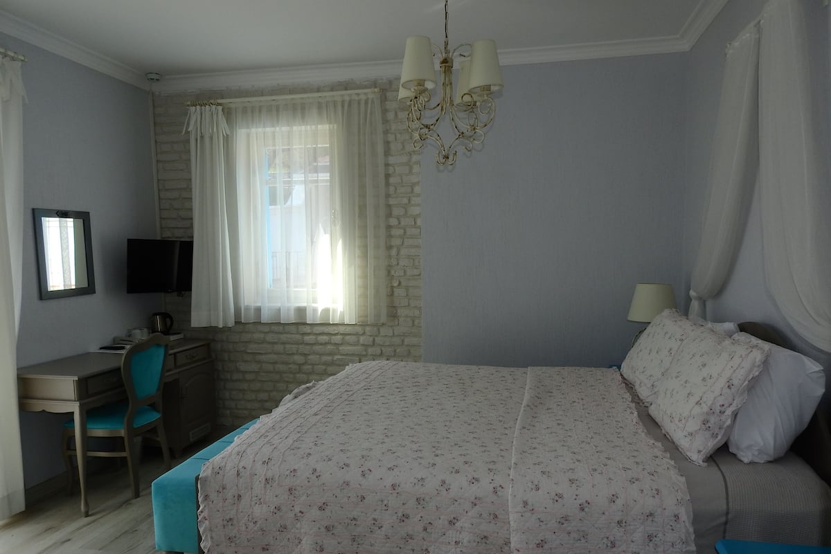 Habitación doble, hidromasaje, en el área del jardín | Vista desde la habitación