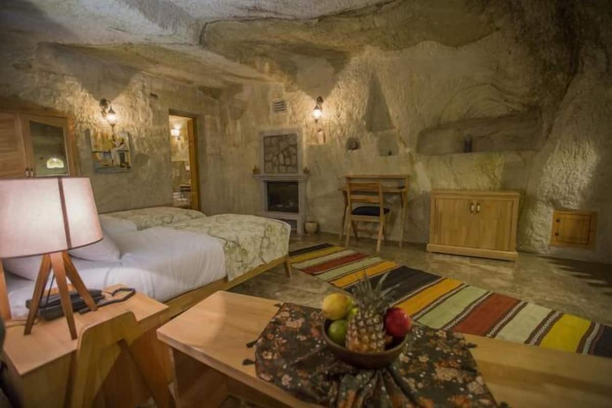 1 bedroom, premium bedding, minibar, in-room safe