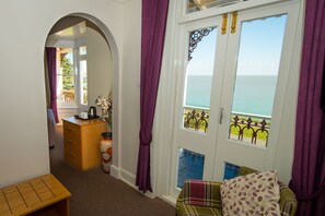 尊贵套房 | 起居区 | 平板电视