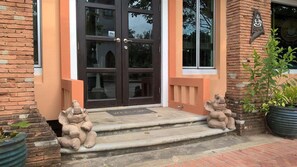 Interior entrance - Aiyara House (Ayutthaya)