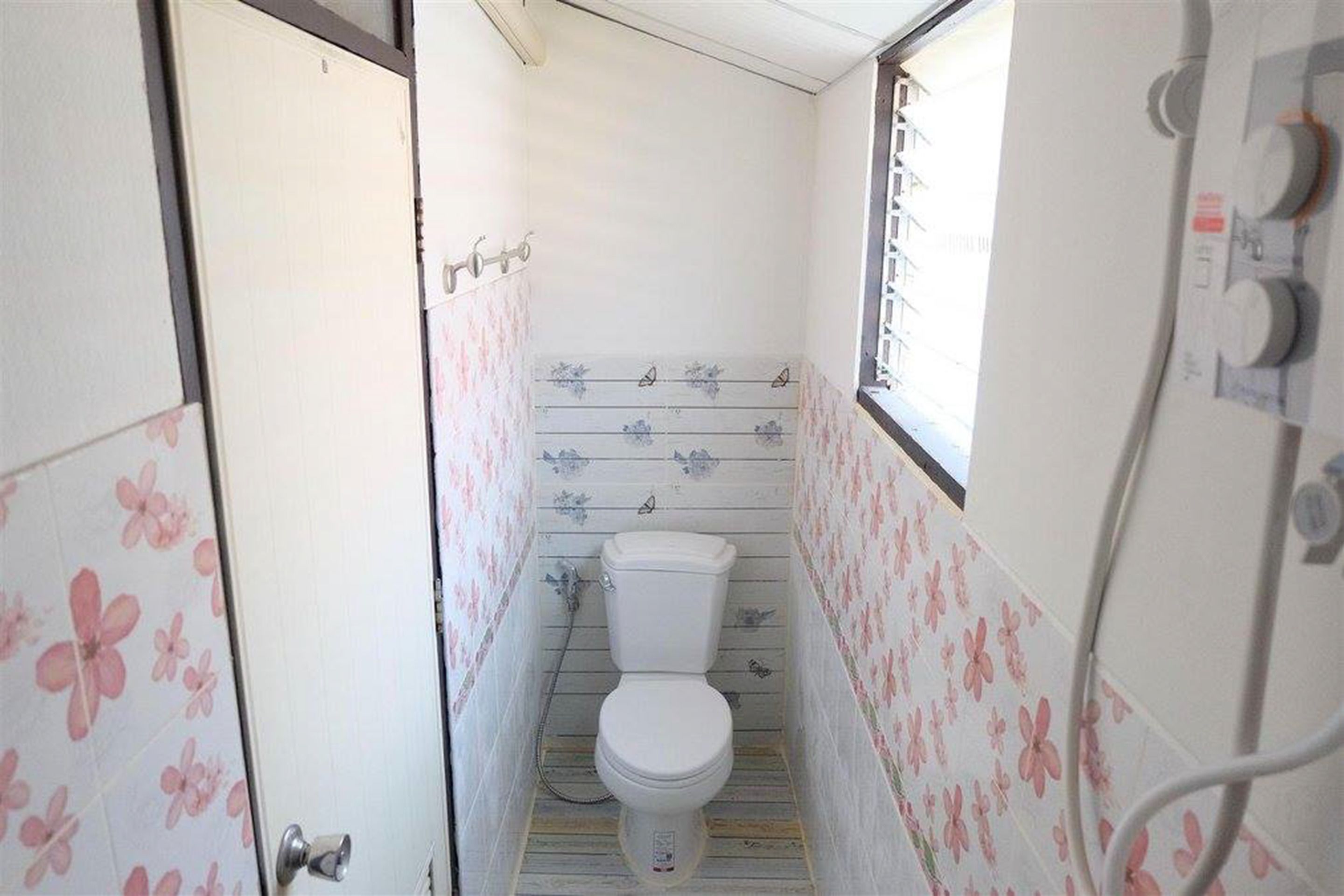 standard room | bathroom | shower, towels