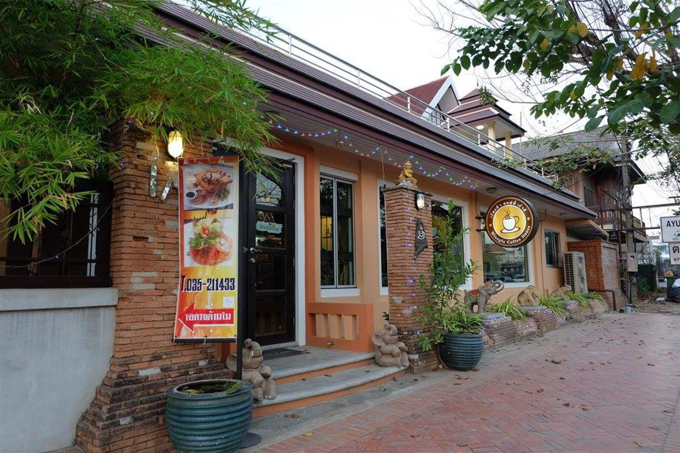 daily continental breakfast for a fee