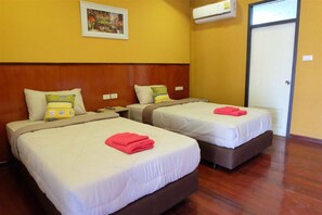 Standard Twin Room | Desk, free WiFi - Aiyara House (Ayutthaya)