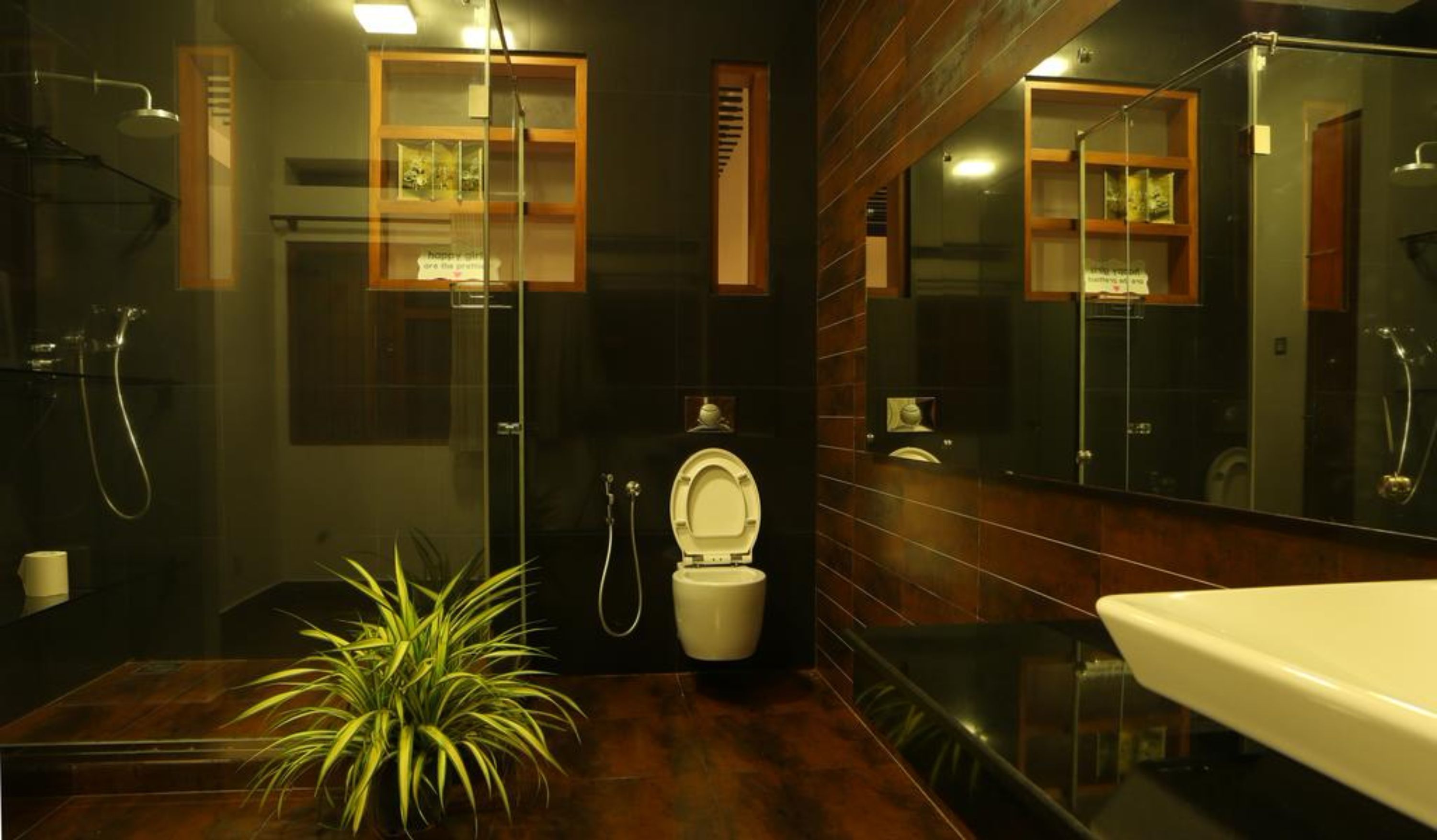Presidential Suite, Multiple Beds | Bathroom amenities | Shower, free toiletries, towels
