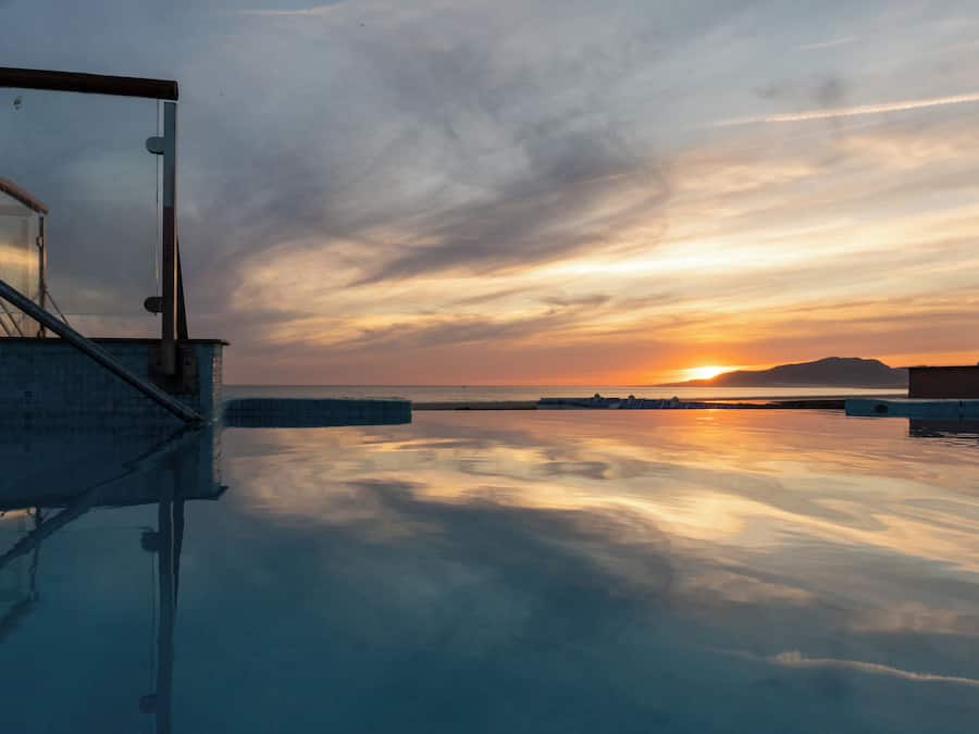 2 restauranter, frokost serveres