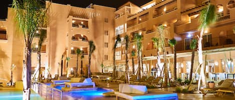 Façade de l’hébergement - soirée/nuit